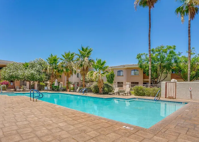 Near Stadiums, Westgate Shops & Hospitals! Vakantiehuis *