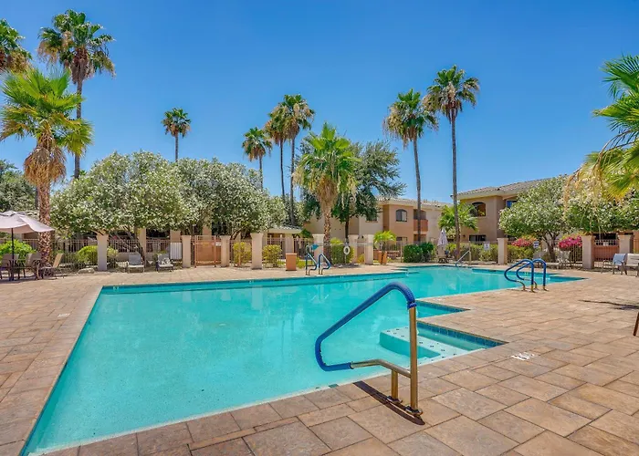 Near Stadiums, Westgate Shops & Hospitals! Vakantiehuis Phoenix