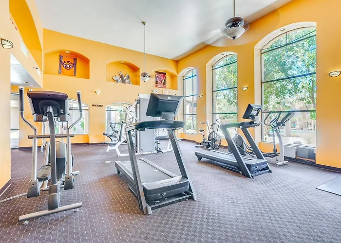 Near Stadiums, Westgate Shops & Hospitals! * Phoenix