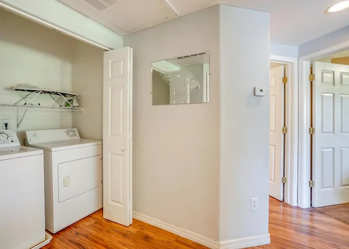 Near Stadiums, Westgate Shops & Hospitals! * Phoenix