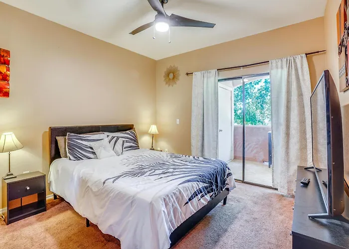 Vakantiehuis Near Stadiums, Westgate Shops & Hospitals!